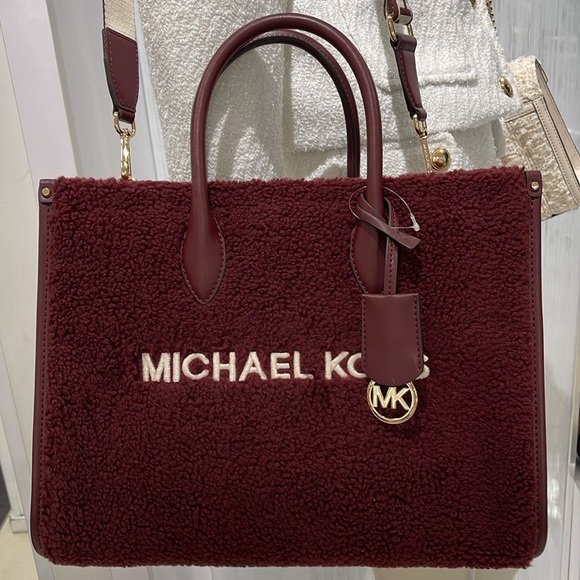 Michael Kors Medium SHEARLING MIRELLA Tote
Shoulder Bag Sherpa 
Oxblood 
NWT - Picture 7 of 16
